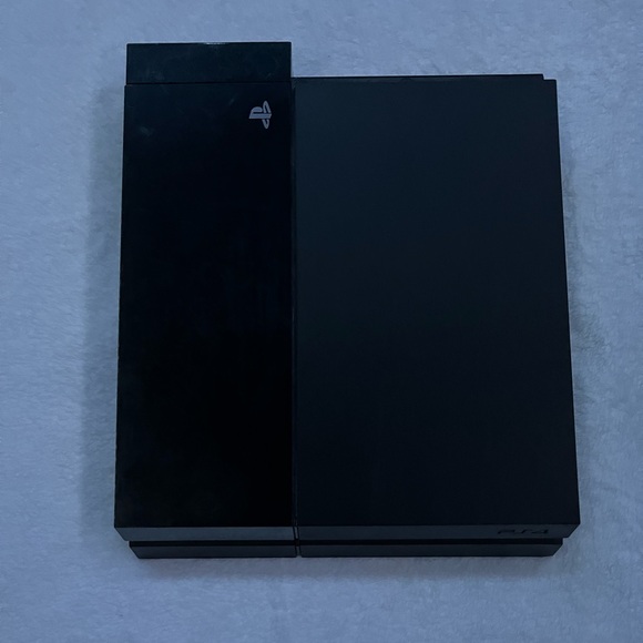 Black Sony Playstation 4 - Picture 1 of 4